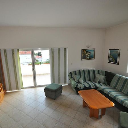 Lux Apartman Leo Apartment Кострена Екстериор снимка