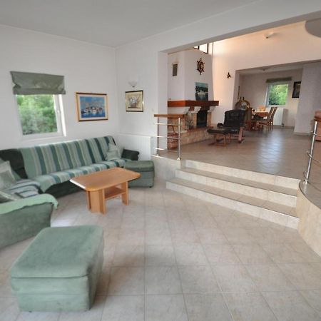 Lux Apartman Leo Apartment Кострена Екстериор снимка