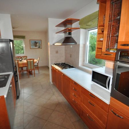 Lux Apartman Leo Apartment Кострена Екстериор снимка