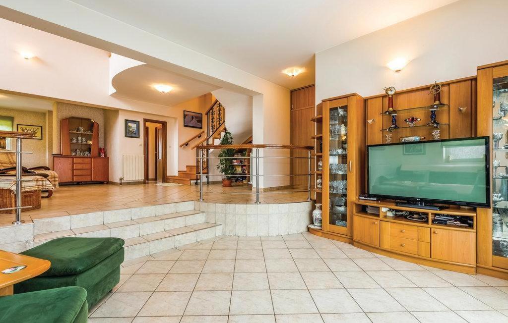 Lux Apartman Leo Apartment Кострена Екстериор снимка